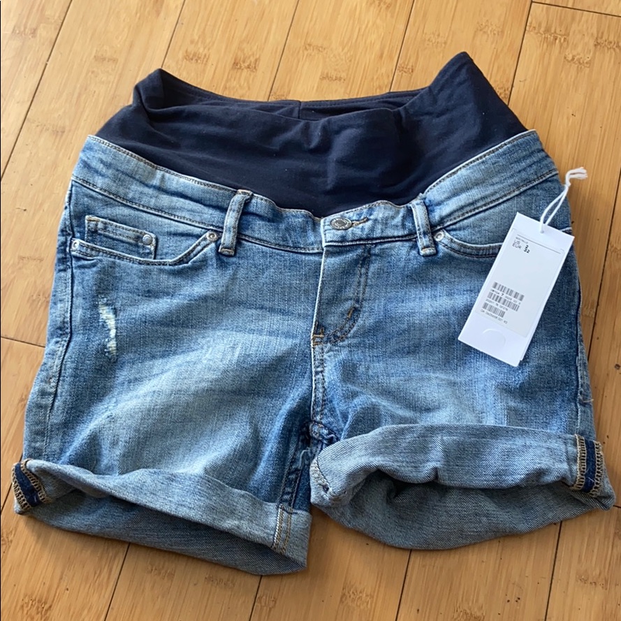 Material Shorts